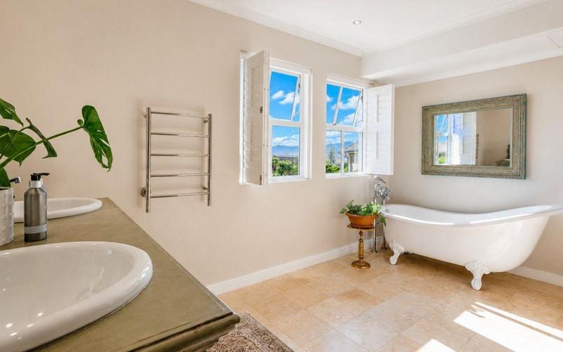 4 Bedroom Property for Sale in Kommetjie Western Cape